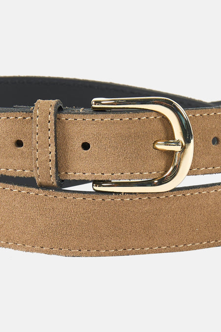 Beige riem van Legend, met een suède textuur en een gouden gesp.
