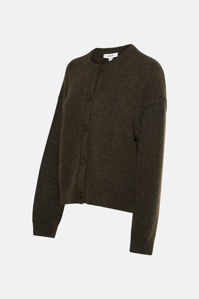 Cardigan vert de TOPSHOP, avec fermeture à boutons et longues manches, sur un fond uni.