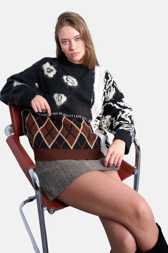 Sweat-shirt multicolore avec col rond de TOPSHOP, avec différents motifs tricotés et une poche brune.