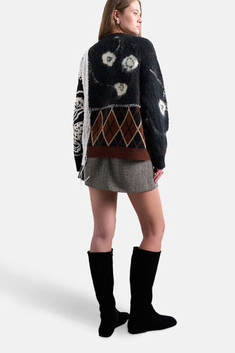 Sweat-shirt multicolore avec col rond de TOPSHOP, mélangeant motifs et textures.