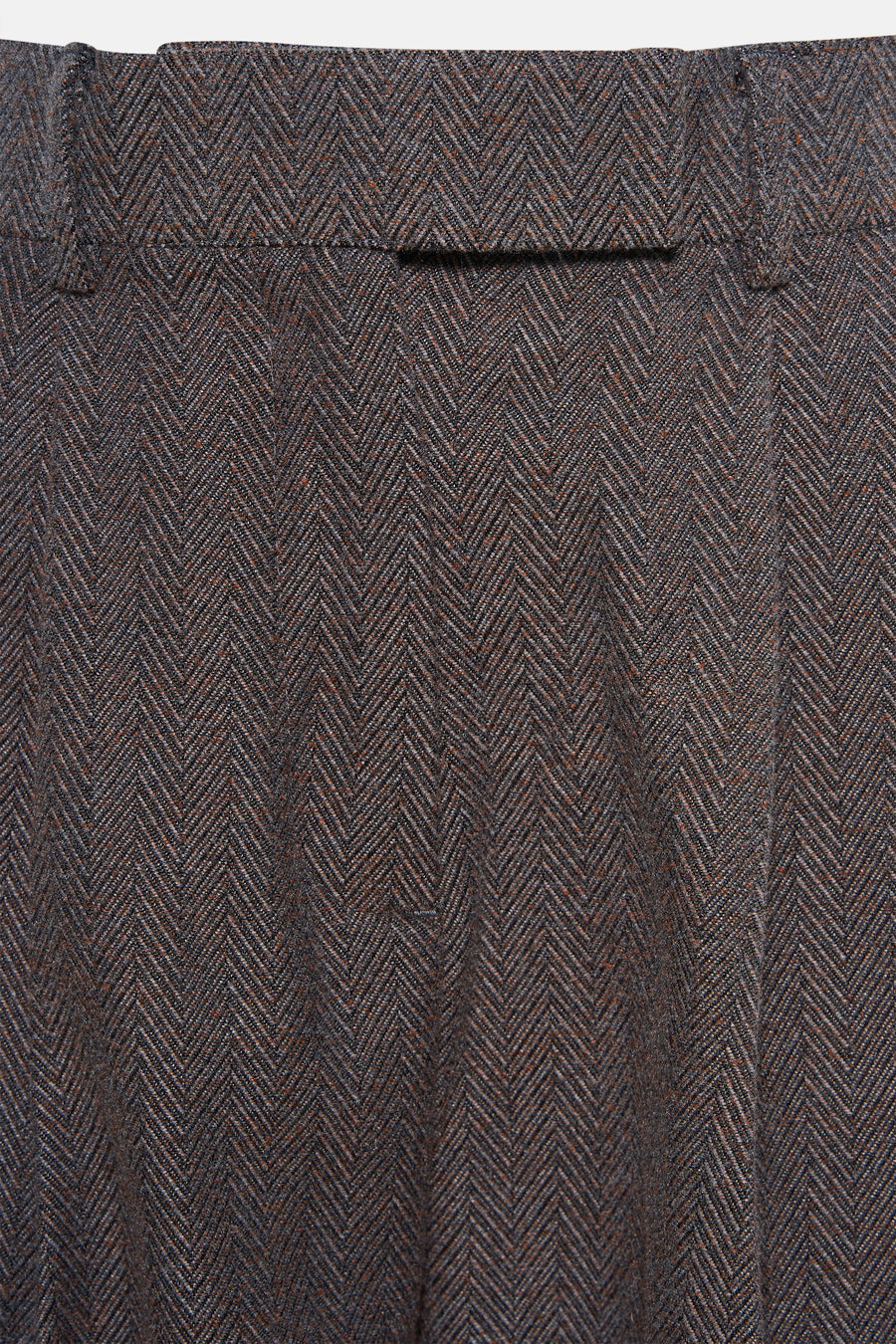 Bruine geruite broek met tailleband.