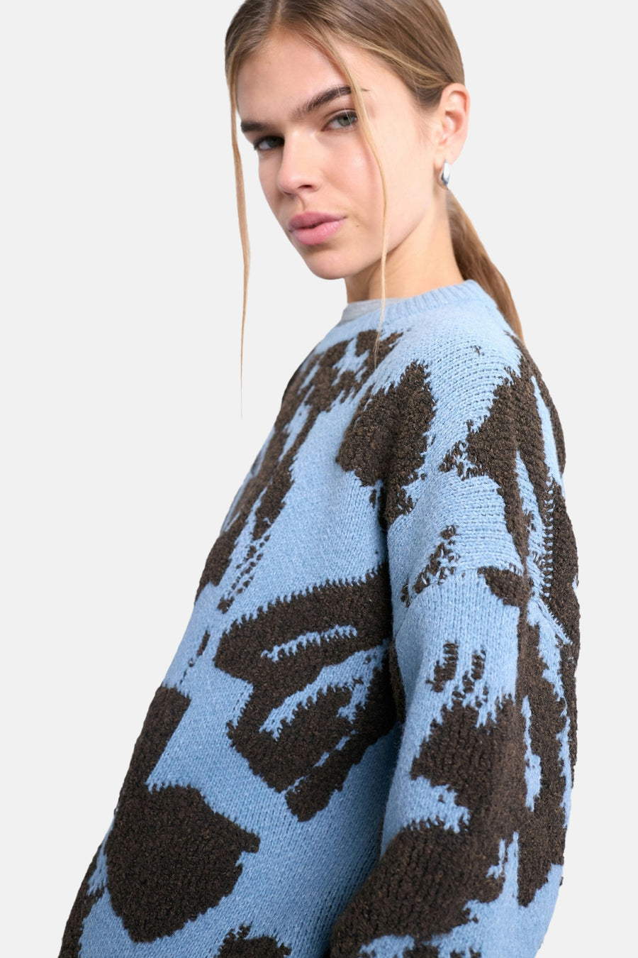 Blauwe trui met ronde hals van TOPSHOP, met een bruin patroon en een losse pasvorm.