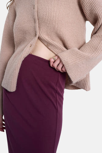 Lange rode rok van TOPSHOP, met een gladde textuur en een aansluitende pasvorm.