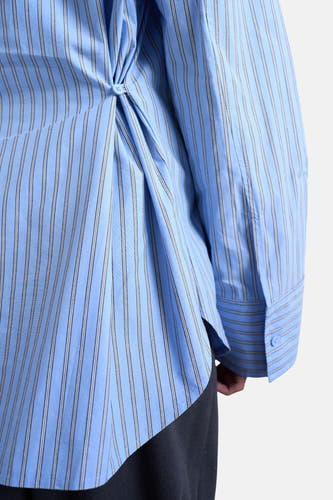 Chemise rayée bleue à manches longues de TOPSHOP, avec un nœud décoratif et des manches longues.