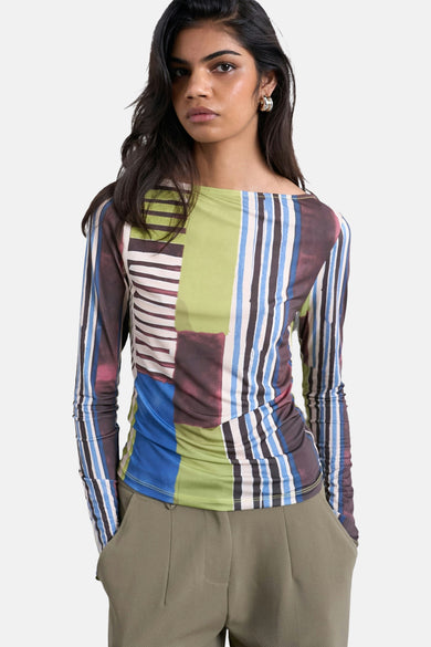 T-shirt multicolore à manches longues TOPSHOP, avec un motif à rayures géométriques et des détails drapés sur le côté.