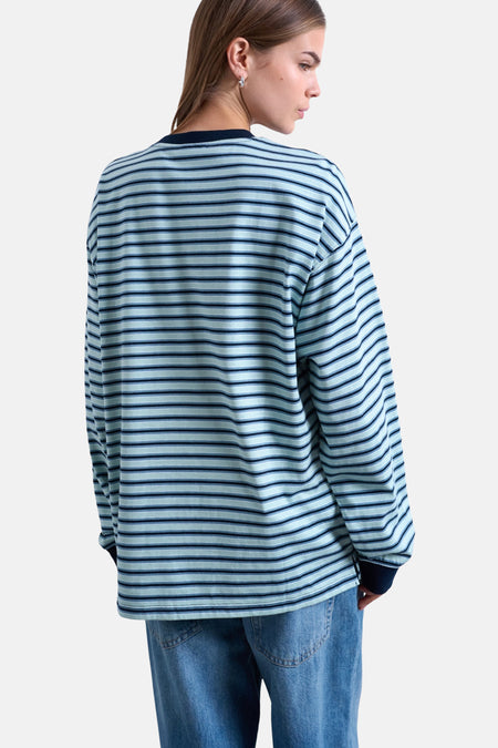 Meerkleurig T-shirt met lange mouwen van TOPSHOP, met horizontale strepen en gecombineerd met jeans.