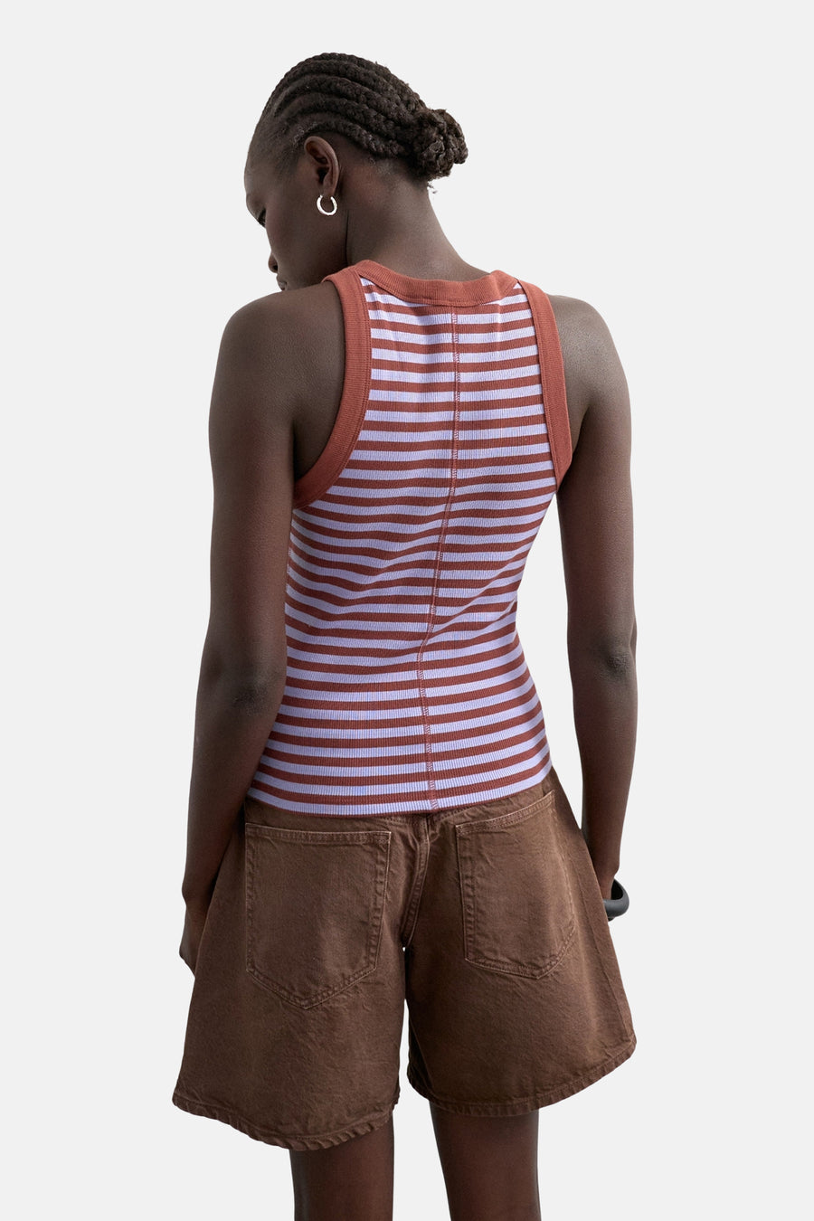 Multikleurige singlet van Topshop, met een gestreept patroon en bruine afwerkingen.