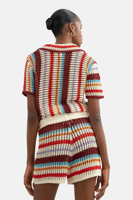 Short violet de TOPSHOP, avec des rayures horizontales colorées et une texture crochetée.