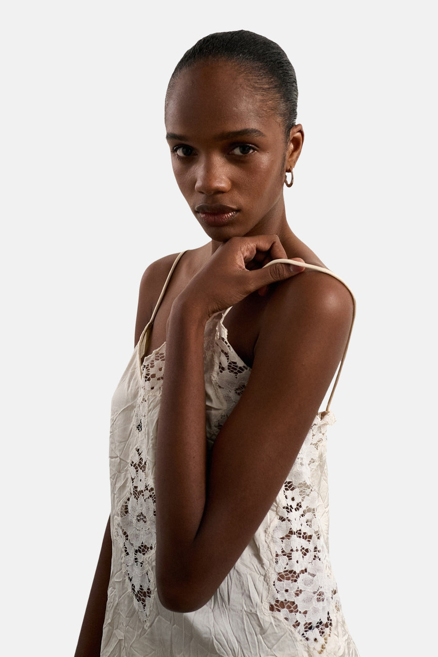 Ecru mouwloze blouse van TOPSHOP met kanten details en geplooide stof.