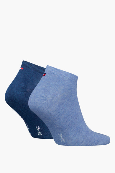 Chaussettes bleues de TOMMY JEANS, avec un détail de logo subtil et une indication de taille.