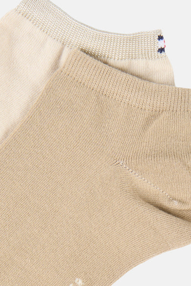 Beige sokken van TOMMY JEANS, met een geribbelde boord en een subtiel logo detail.
