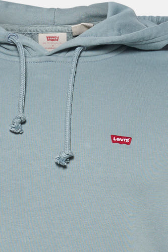 Blauwe sweater met kap van Levi's, met trekkoorden en een klein rood merklabel.