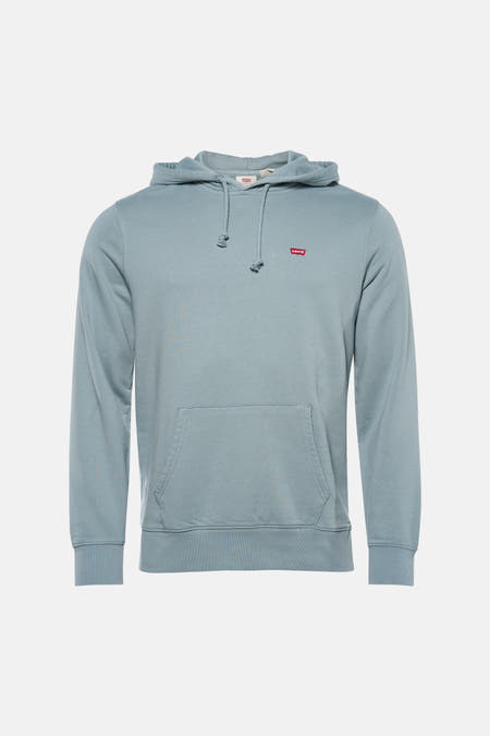 Blauwe sweater met kap van Levi's, met trekkoorden en een klein logo op de borst.
