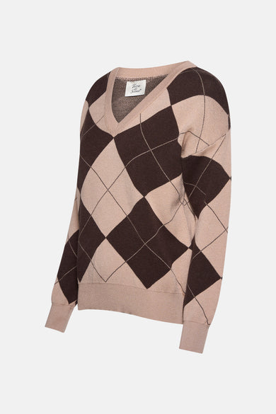 Pull marron avec col en V de Terra di Siena, avec un motif à carreaux en beige et marron.