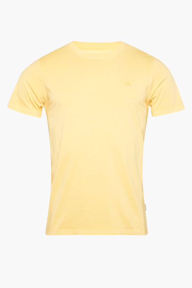 Gele korte mouwen t-shirt van SCALPERS met ronde hals en klein logo op borst, front view