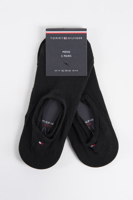 Zwarte sokken van Tommy Hilfiger, met anti-slip hielstuk en maatvoering op een label.
