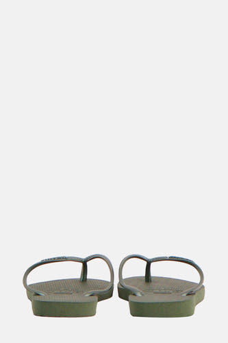 Kaki slippers van Havaianas, gezien van achteren, met textuur op de zool en bandjes.
