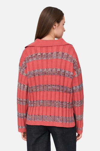 T-shirt rose à col V de 24 Colleurs, avec des côtes et un motif rayé coloré.