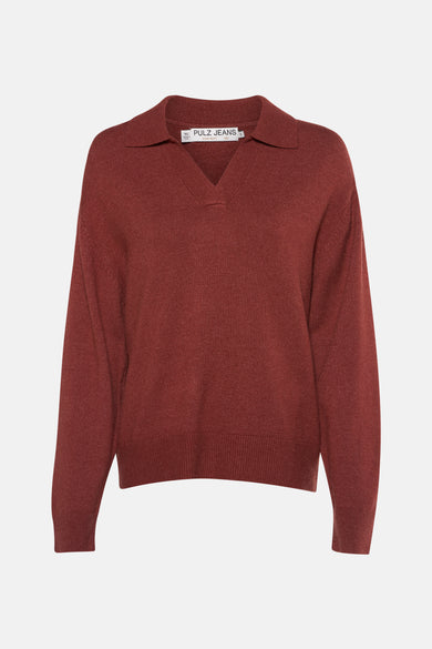 Rode trui met V-hals van PULZ JEANS, met een polokraag en lange mouwen.
