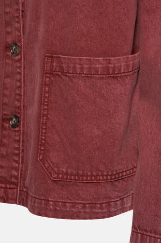 Rode jeansjas van PULZ, met zakken en knoopsluiting.