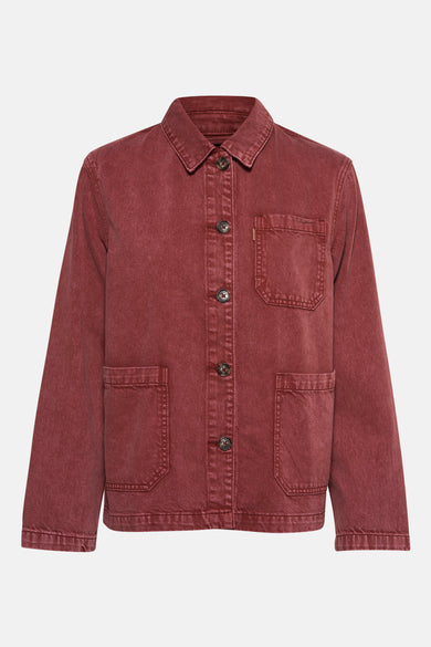 Rode jeansjas van PULZ met knoopsluiting, zakken en een klassieke kraag.
