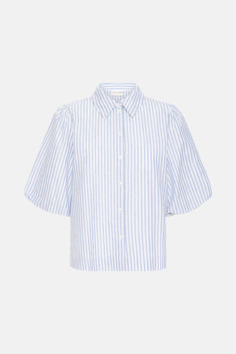 Blauw gestreept hemd met korte mouwen van PULZ, met pofmouwen en een knoopsluiting.
