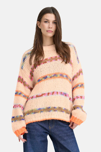 Sweat-shirt multicolore à col rond de PULZ, avec des rayures horizontales et des manches longues.