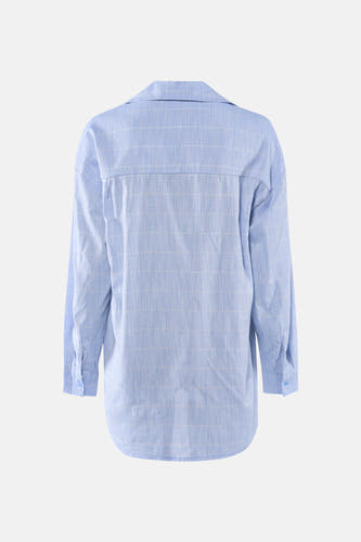 Blauw hemd met lange mouwen van PULZ, geruit patroon en knoopsluiting.