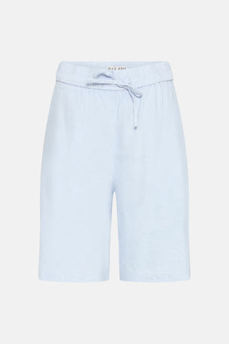 Blauw short van PULZ, met trekkoord in de tailleband.
