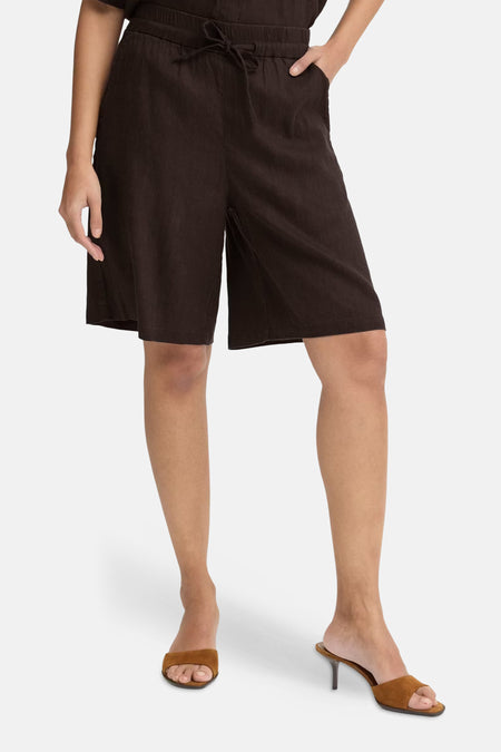 Short marron de PULZ Jeans, avec cordon de serrage et texture aspect lin.