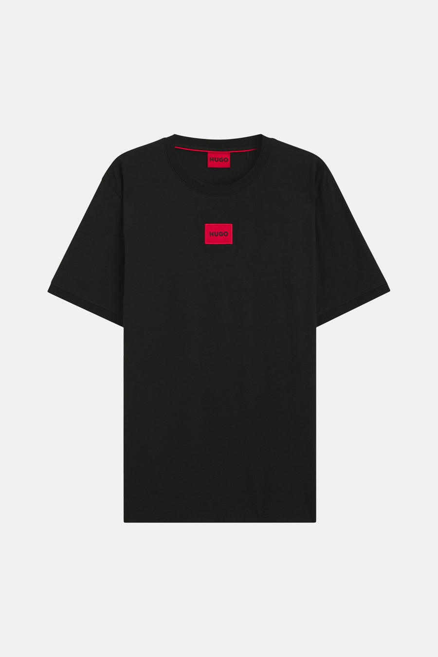 Zwart T-shirt met korte mouwen van HUGO, met rode merklogo-details op borst en nek.