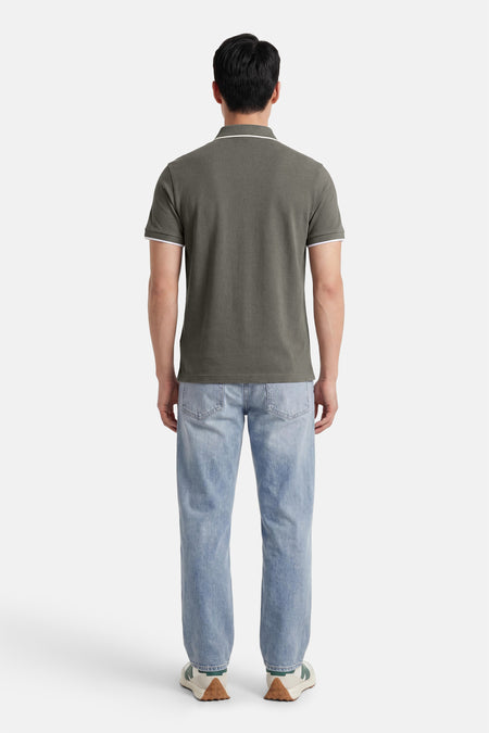 Kaki polo met witte kraag- en mouwranden van HUGO BOSS ORANGE, achterkant weergegeven, gestreept materiaal, casual fit