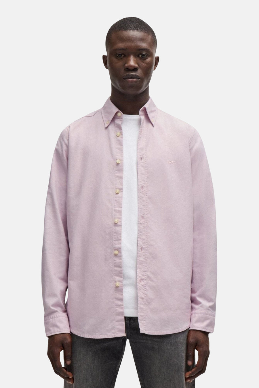 Roze lange mouwen overhemd van HUGO BOSS ORANGE, licht gestructureerd, met knoopsluiting en witte ondertrui, front view