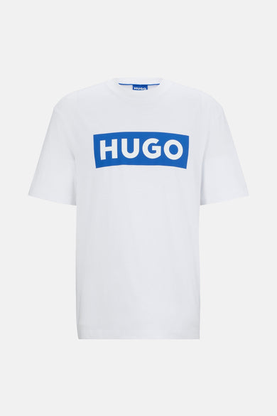 Wit T-shirt met korte mouwen van HUGO, met een blauw rechthoekig logoprint op de borst.