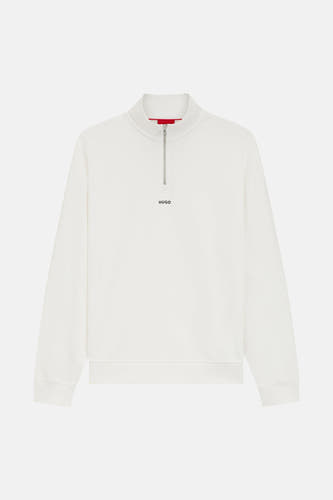 Pull-over blanc à collettes de HUGO, avec un col montant et un logo sur la poitrine.