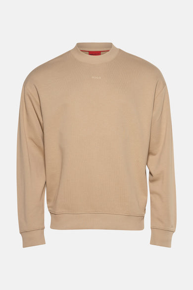 Beige sweater met ronde hals van HUGO, met subtiel logo op de borst.