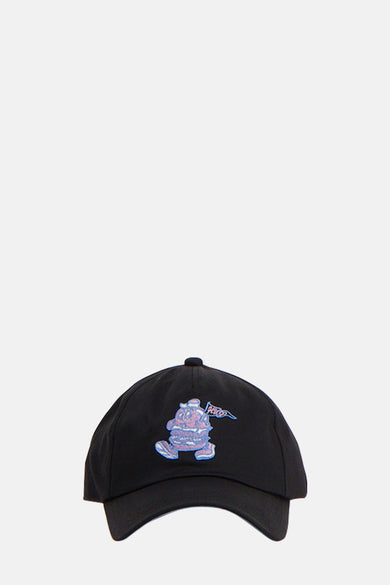Zwarte pet met cartoonafbeelding.