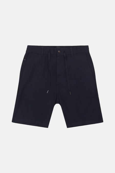 Blauwe short van HUGO BOSS ORANGE, met trekkoord en knoopsluiting, op een witte achtergrond.
