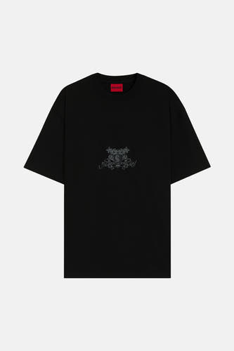 T-shirt noir à manches courtes de HUGO, avec un logo graphique élégant sur la poitrine.