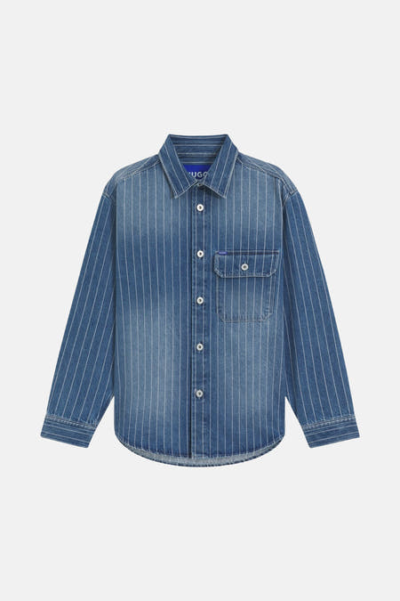 Chemise en jeans bleue de HUGO BLUE, avec une rayure blanche et une poche po poée.