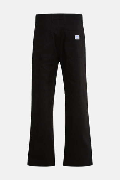 Zwarte broek van HUGO BLUE, gezien van achteren met twee zakken aan de bovenkant.