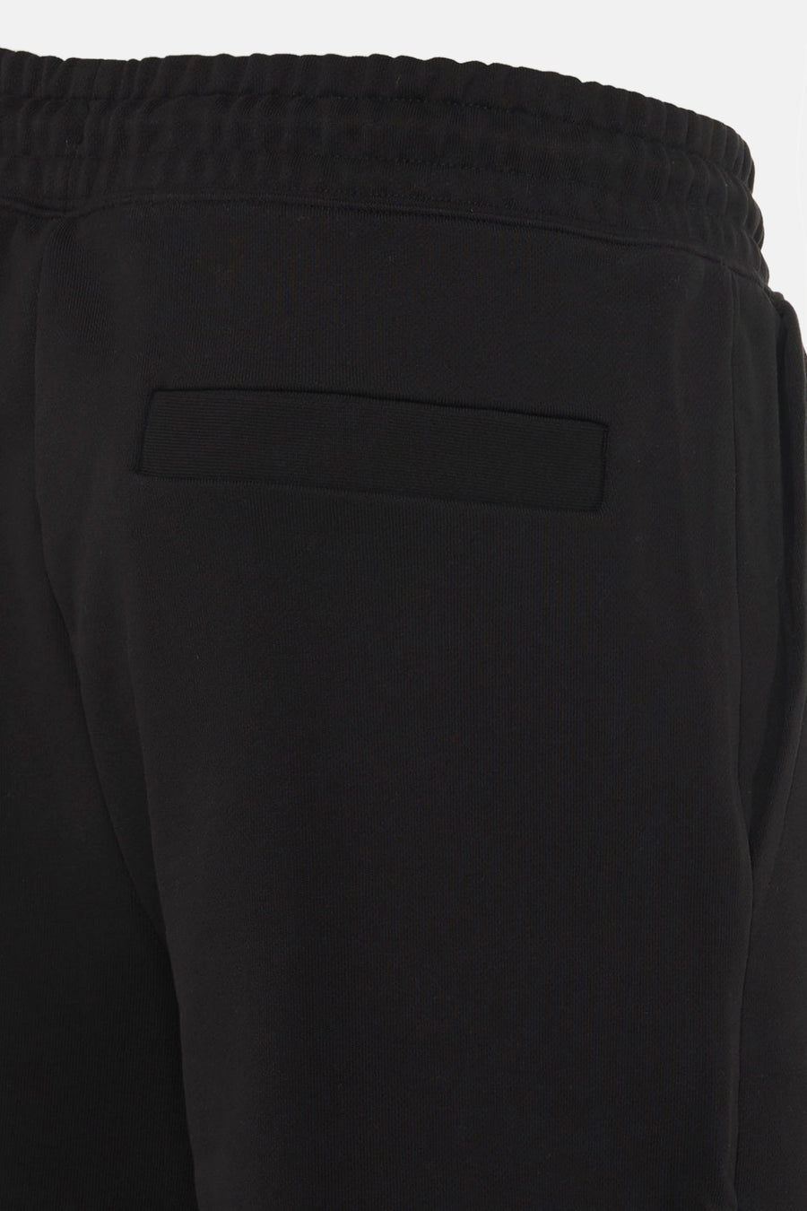Zwarte short van HUGO met een achterzak en een elastische tailleband.