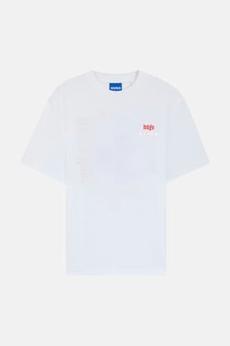 Wit T-shirt van HUGO BLUE, met klein rood merklogo en sterren op de borst.