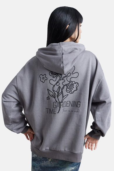 Gilet gris à capuche de 24 couleurs, avec imprimé de fleurs sur le dos.
