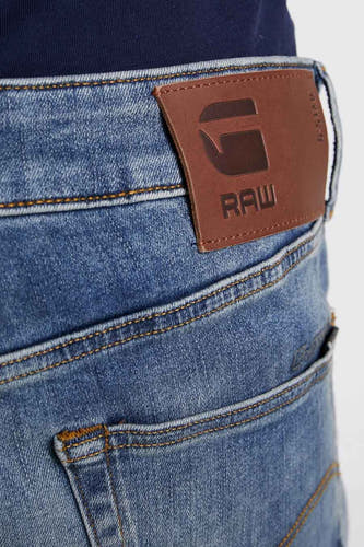 Slim fit jeans van G-Star RAW, met een bruin leren merklabel op de achterkant.
