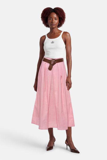 Roze rok van Terra di Siena, met verticale strepen en een bruine riem.
