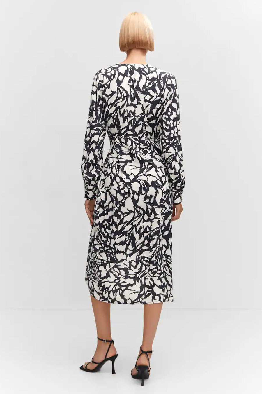 Robe &agrave; manches longues - noir - MANGO