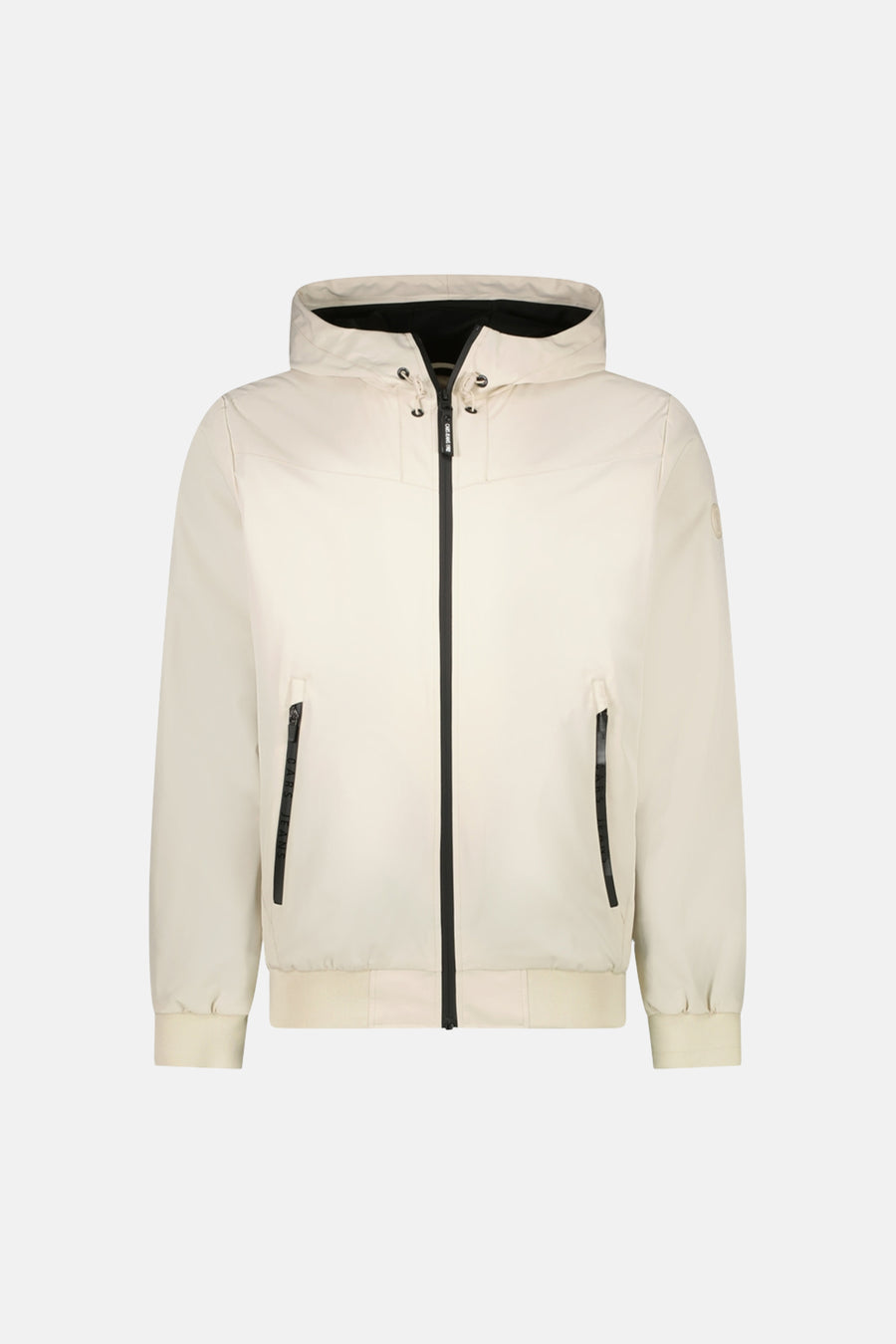 Beige korte jas van Cars, met capuchon en zwarte details zoals de ritsen.
