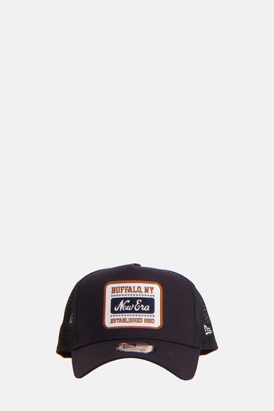 Casquette bleue marine de New Era avec un blème rétro «Buffalo, NY» et un dos en mesh.