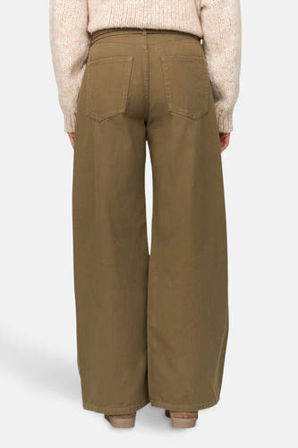 Pantalon vert de 24 Colors GmbH, avec des poches arrière et une coupe ample et décontractée.